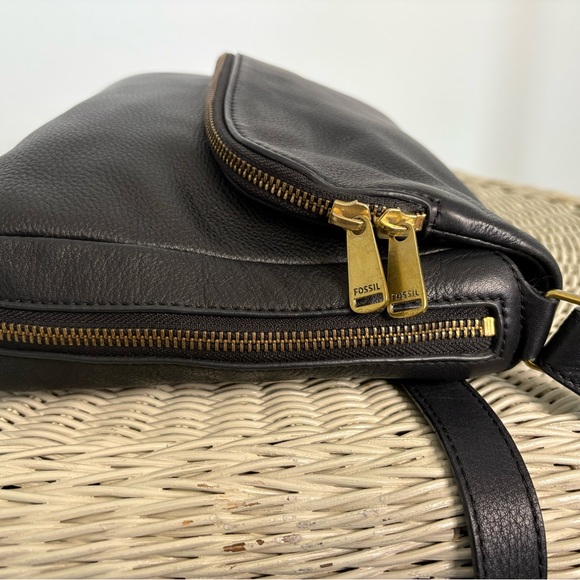 Fossil Preston Black Pebbled Leather Crossbody Bag - Picture 7 of 11